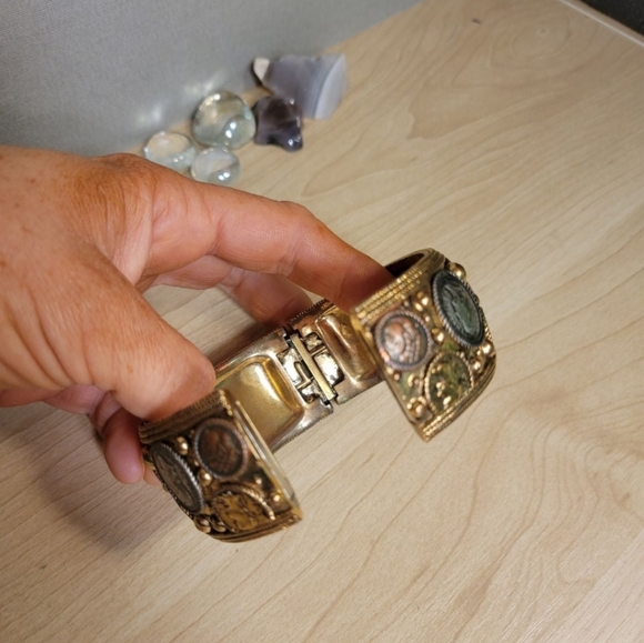 Vintage Carolee Coin Embedded Bangle Bracelet - Picture 7 of 9